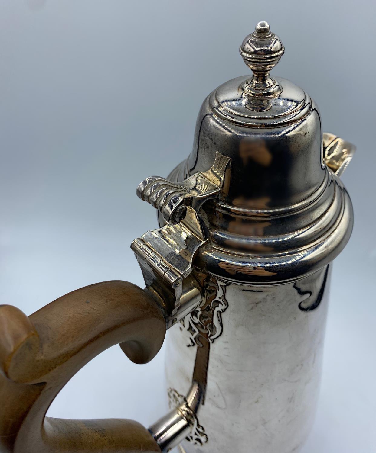 Tankard Style Silver Coffee Pot made in London 1968, weight 847g and 28cm tall - Image 4 of 6