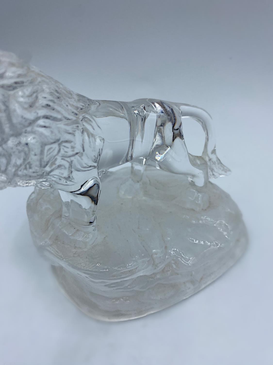 Cristal d'Arques France lead crystal Glass Lion Figure Paperweight in the shape of a Lion, weight - Image 3 of 3