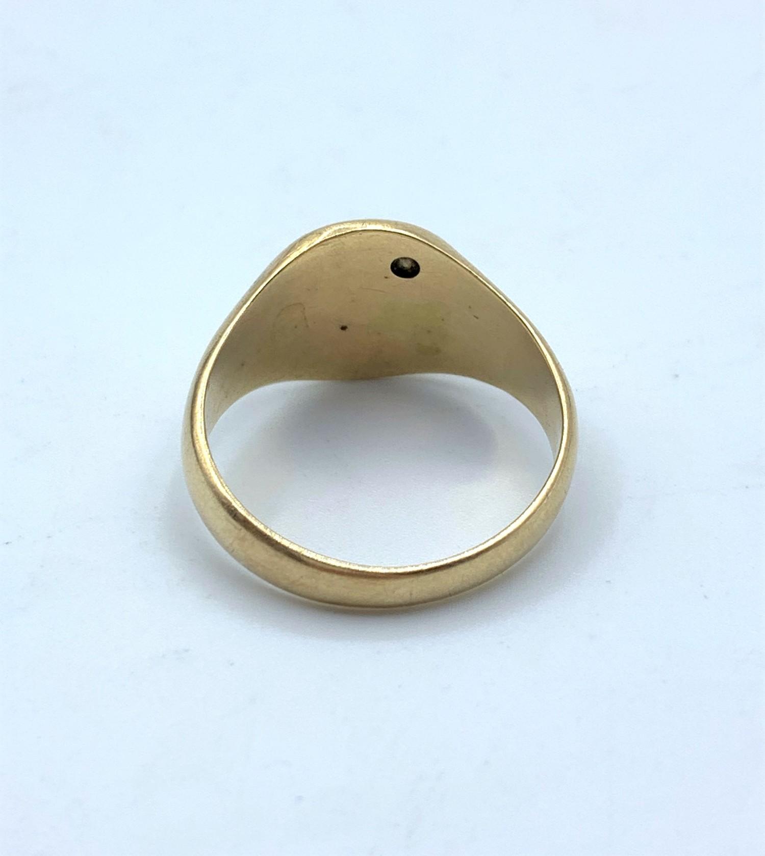 9CT Yellow Gold Signet Ring with Initial K and small Diamond at the corner, size P and weight 4.5g - Image 3 of 3