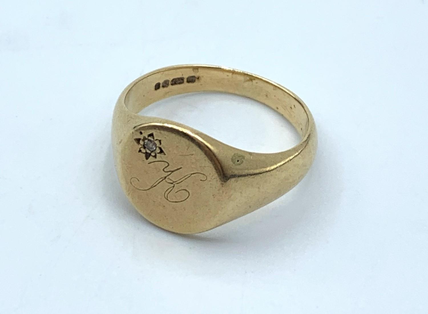 9CT Yellow Gold Signet Ring with Initial K and small Diamond at the corner, size P and weight 4.5g - Image 2 of 3