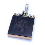 Vintage Pendant in Rose Gold and White Gold with Engraved Head of Neptune, weight 7.5g
