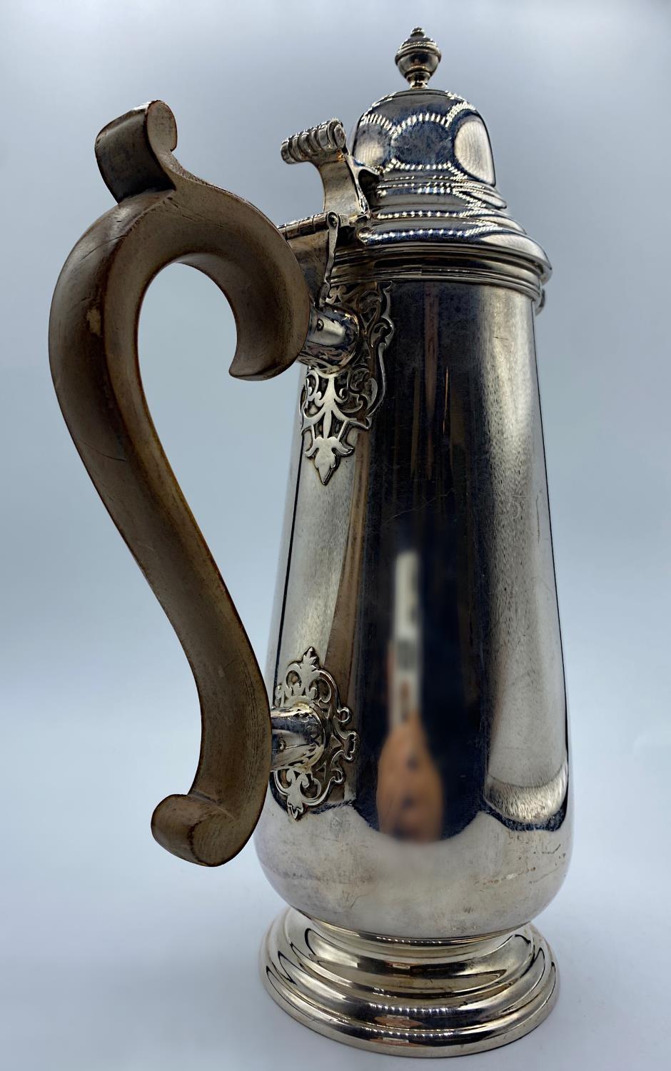 Tankard Style Silver Coffee Pot made in London 1968, weight 847g and 28cm tall - Image 3 of 6