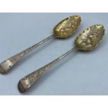 2x Antique Georgian Silver Fruit Spoons, Hallmarked London George Smith, weight 135g and 22cm long