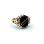 Gentlemans 9ct Gold Signet Ring. 3.4g size q/R
