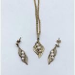 Set of 9CT Yellow Gold Pearl Pendant and matching Earrings, with 18ct Yellow Gold 46cm long Chain,
