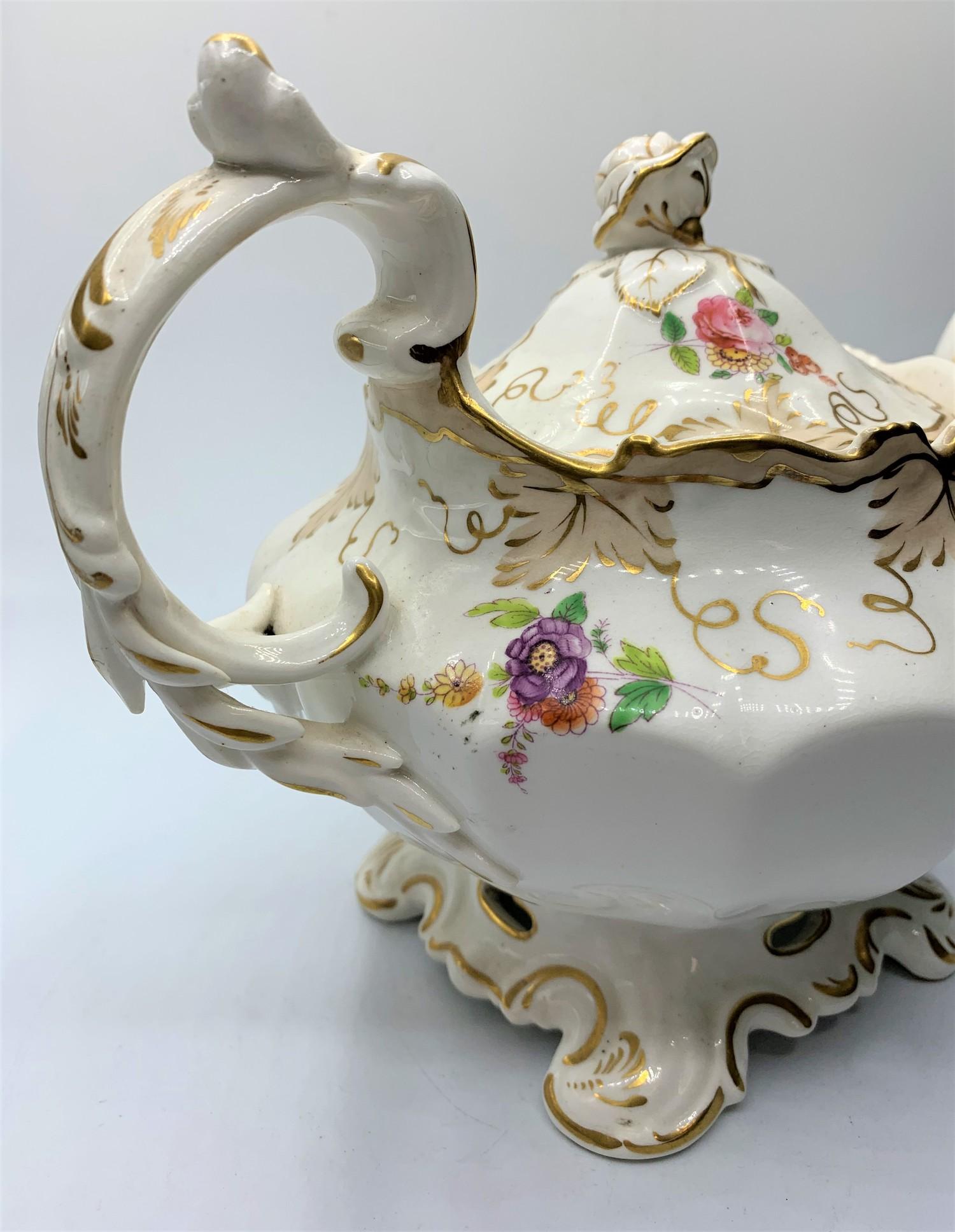 H&R Daniel Bath shape Teapot with Floral theme in good condition - Image 2 of 8