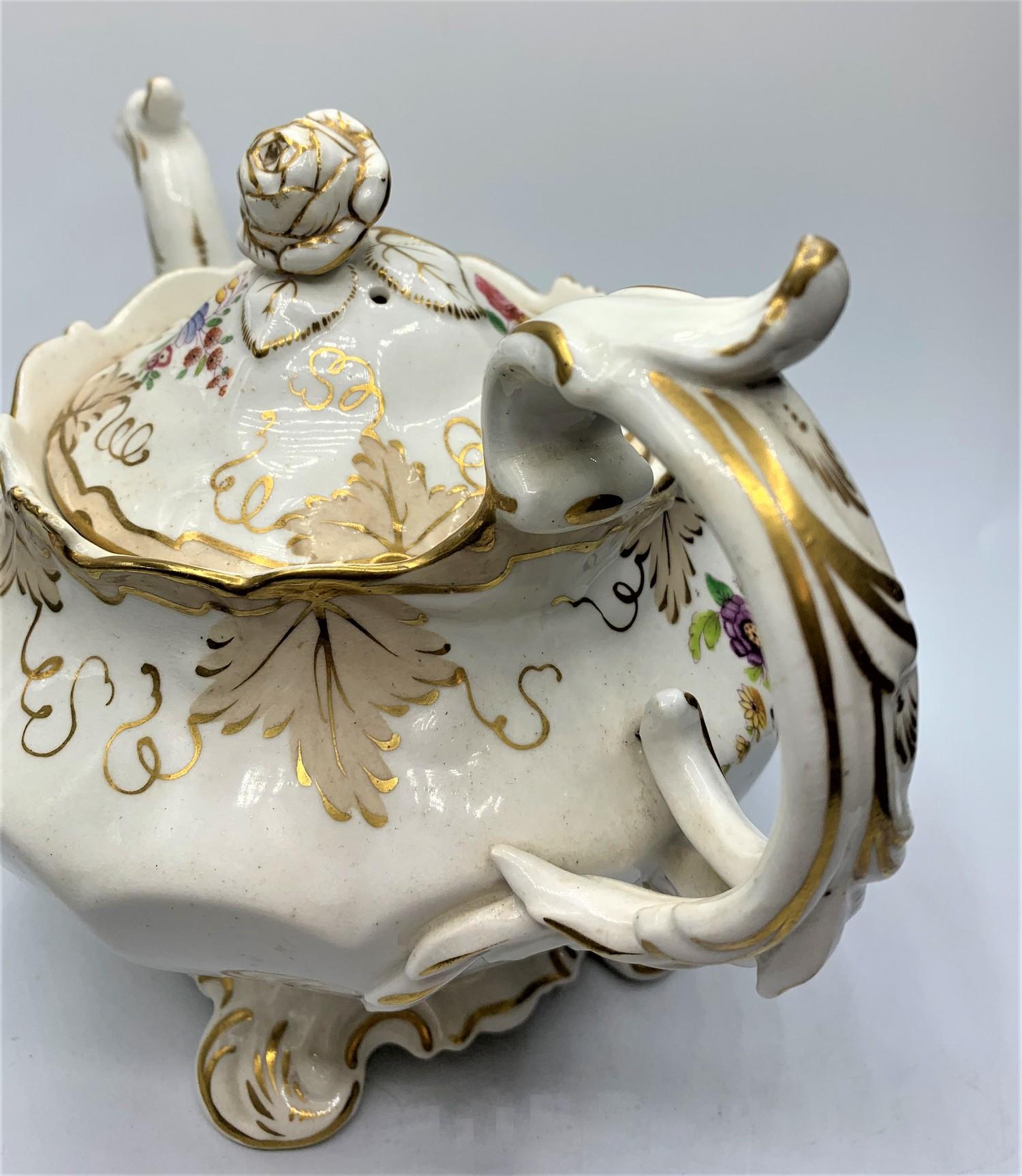 H&R Daniel Bath shape Teapot with Floral theme in good condition - Image 8 of 8