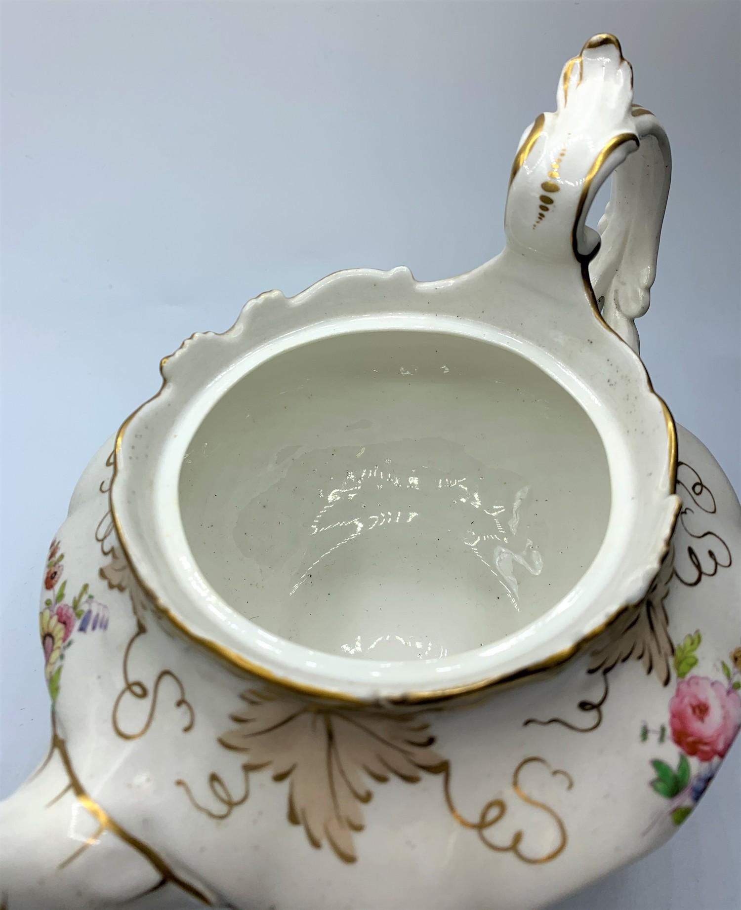 H&R Daniel Bath shape Teapot with Floral theme in good condition - Image 5 of 8