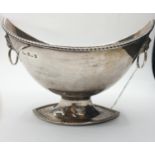 Silver Boat shaped Dish made by Henry Archer in Sheffield 1923, weight 152g and 14cm long