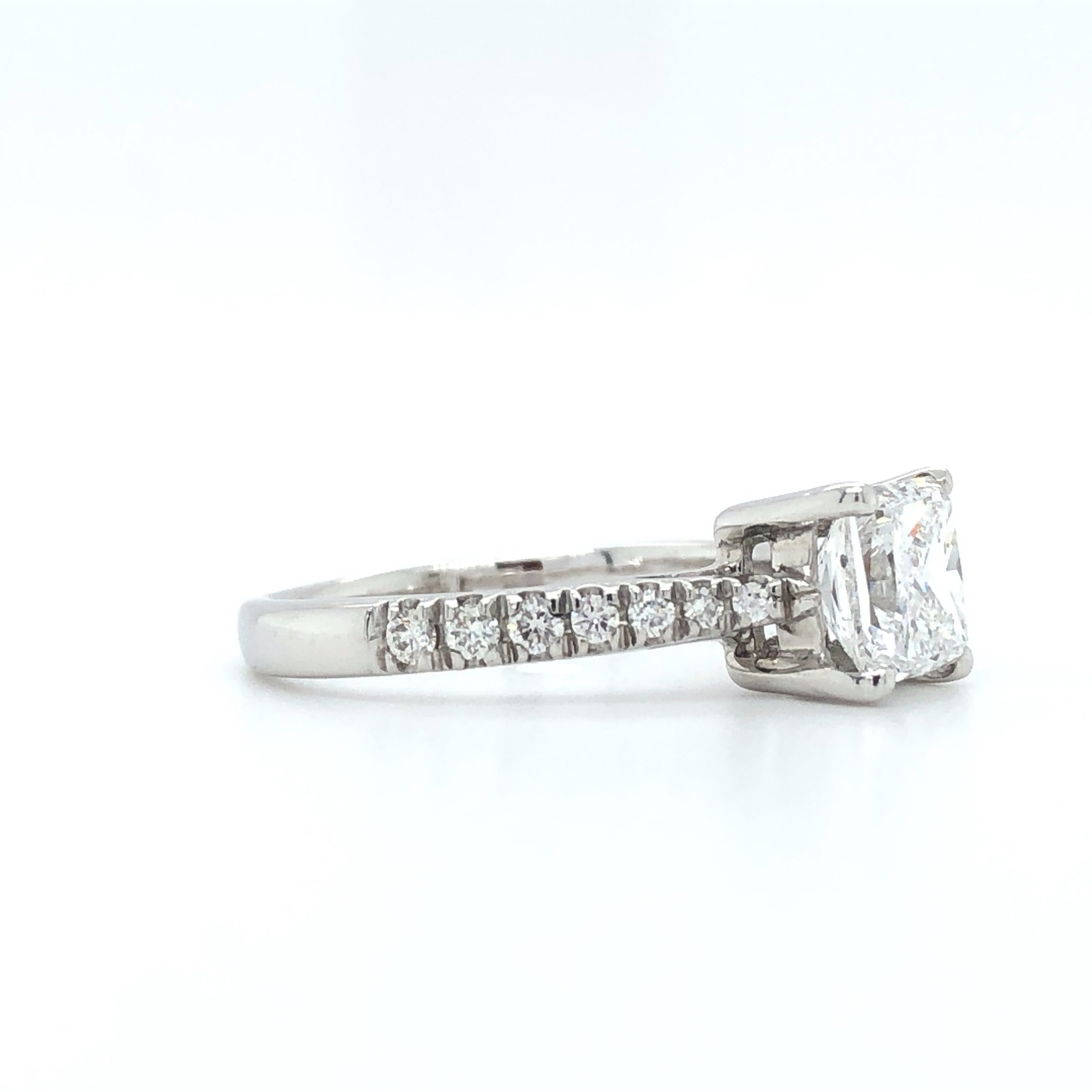 Platinum ring with 1ct Diamond centre (D/SI1) and 0.17cts diamonds on shoulders, weight 3.14g and - Image 3 of 5