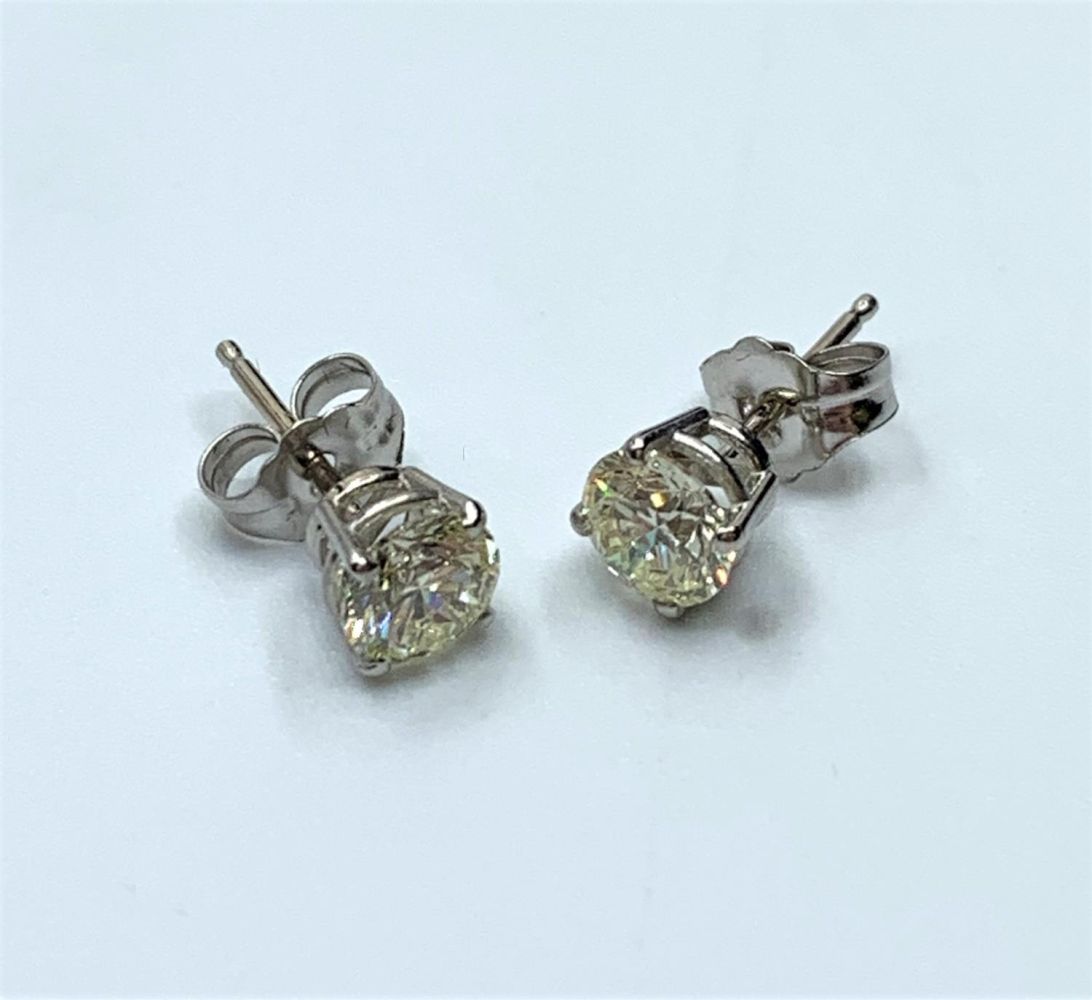 Pair of Diamond Stud Earrings with 1.02ct diamond in 18ct white gold