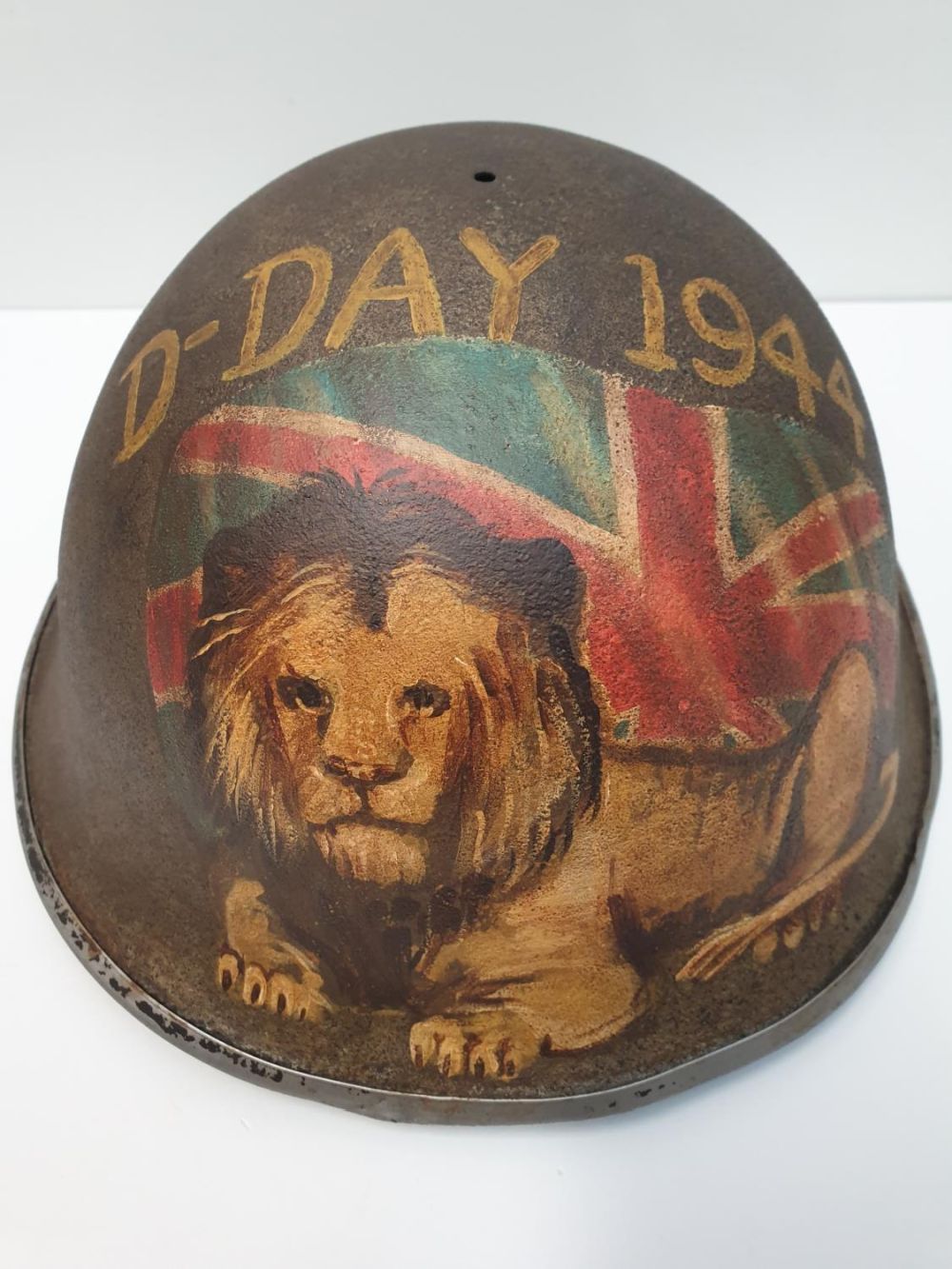 WW2 British 1944 ?Turtle? D-Day Helmet with post War Memorial painting