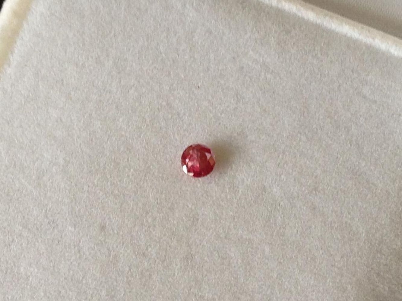 0.17ct Round brilliant Natural fancy Diamond stone (purplish red) with EDR certificate A725212