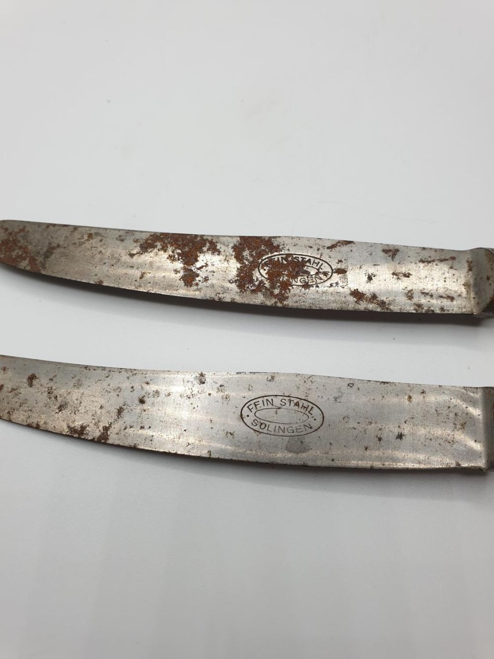 2 x WW2 Waffen SS Horn Handled Dinner Knives (2) - Image 2 of 3