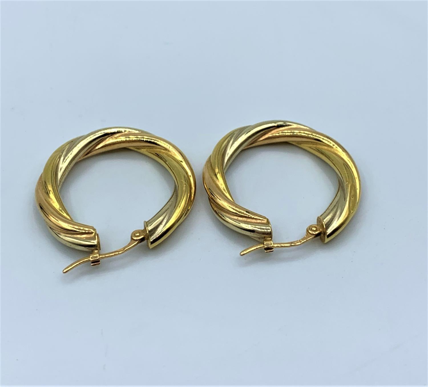 Pair of 18ct Twist Hoop Earrings, weight 2.4g - Image 2 of 3