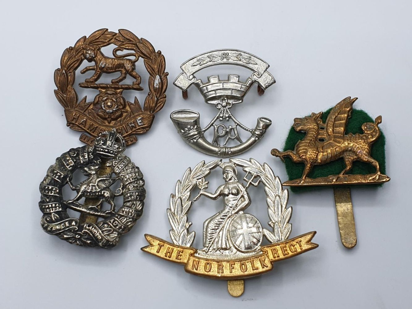 5 x British Army Territorial Cap Badges. (5)