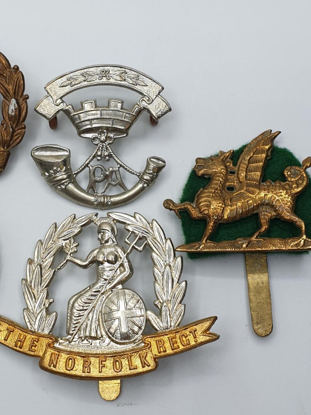 5 x British Army Territorial Cap Badges. (5) - Image 3 of 6