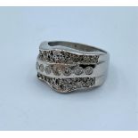 9CT WHITE GOLD DIAMOND SET RING, WEIGHT 7.5G AND APPROX 0.40CT DIAMONDS, SIZE N