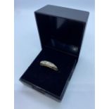 Vintage 18ct Gold Ring with 5 Diamonds in Claw Setting. 3.7g, Size N.