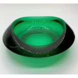 Green moreno glass dish, 17cms diameter