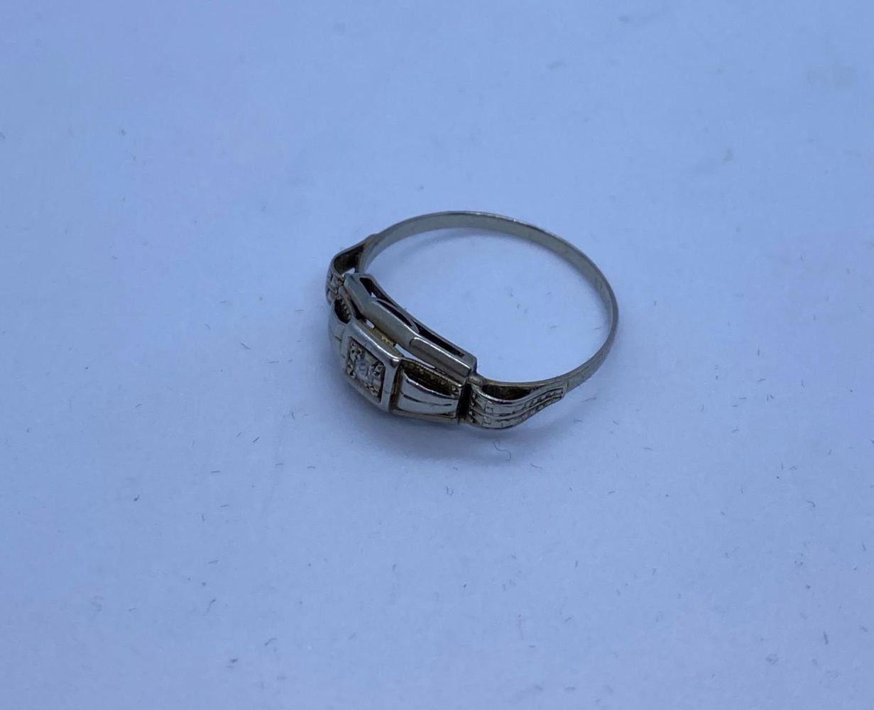 Vintage 18ct Gold Ring with Small Diamond, 1.8, Size P. - Image 3 of 5