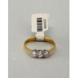 18K Yellow Gold Ring with 3 Trilogy Diamonds (round brilliant cut of top quality, approx 0.65cts),