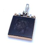 Vintage Pendant in Rose Gold and White Gold with Engraved Head of Neptune, weight 7.5g