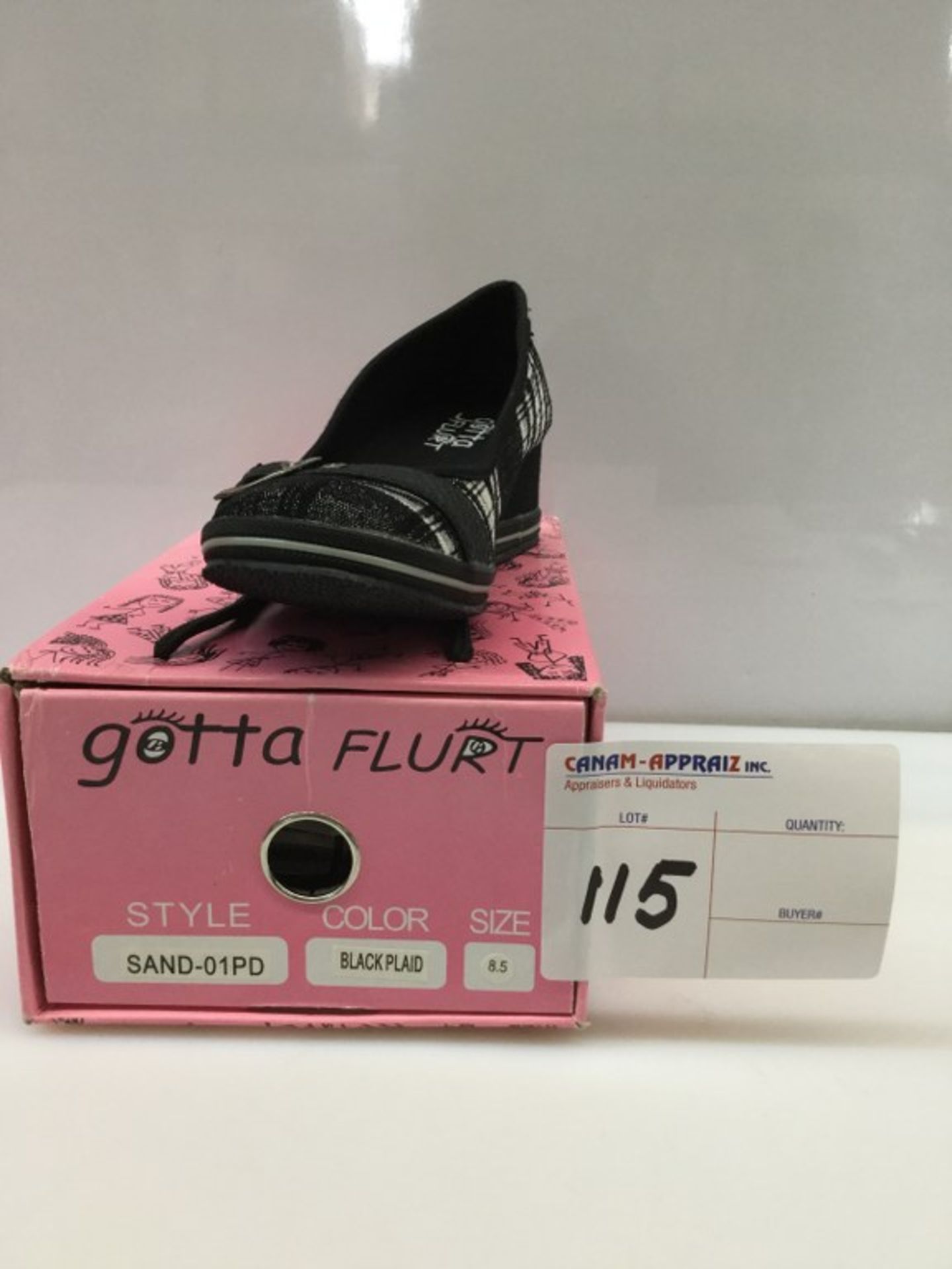 GOTTA FLIRT BLACK PLAD GIRL SHOE, SIZE 8.5