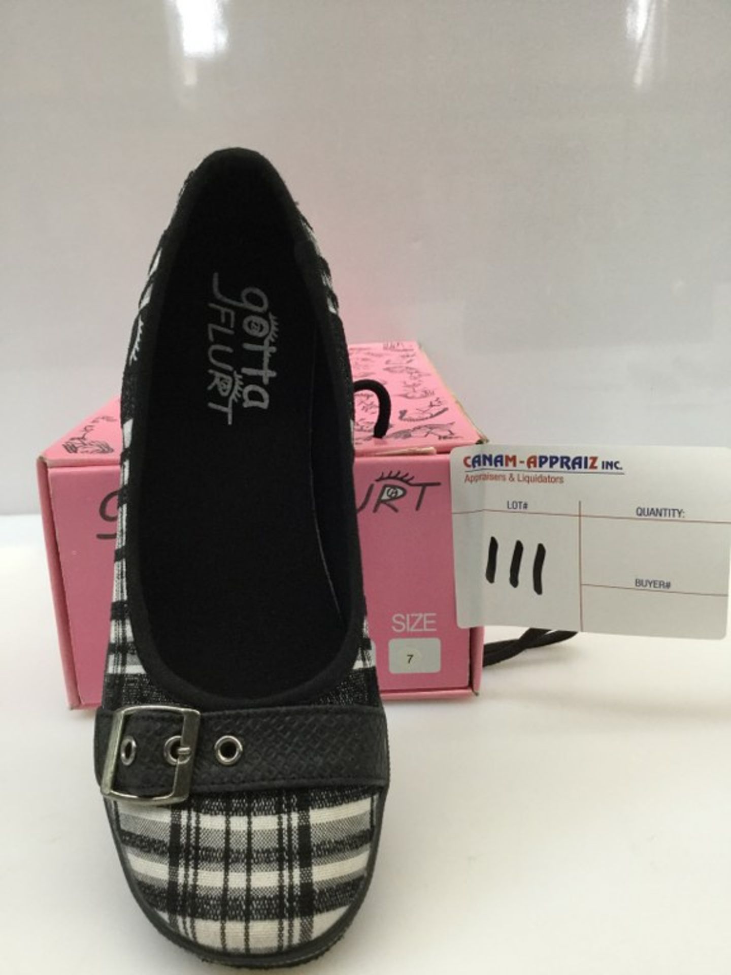 GOTTA FLIRT BLACK PLAD GIRL SHOE, SIZE 7 - Image 2 of 2