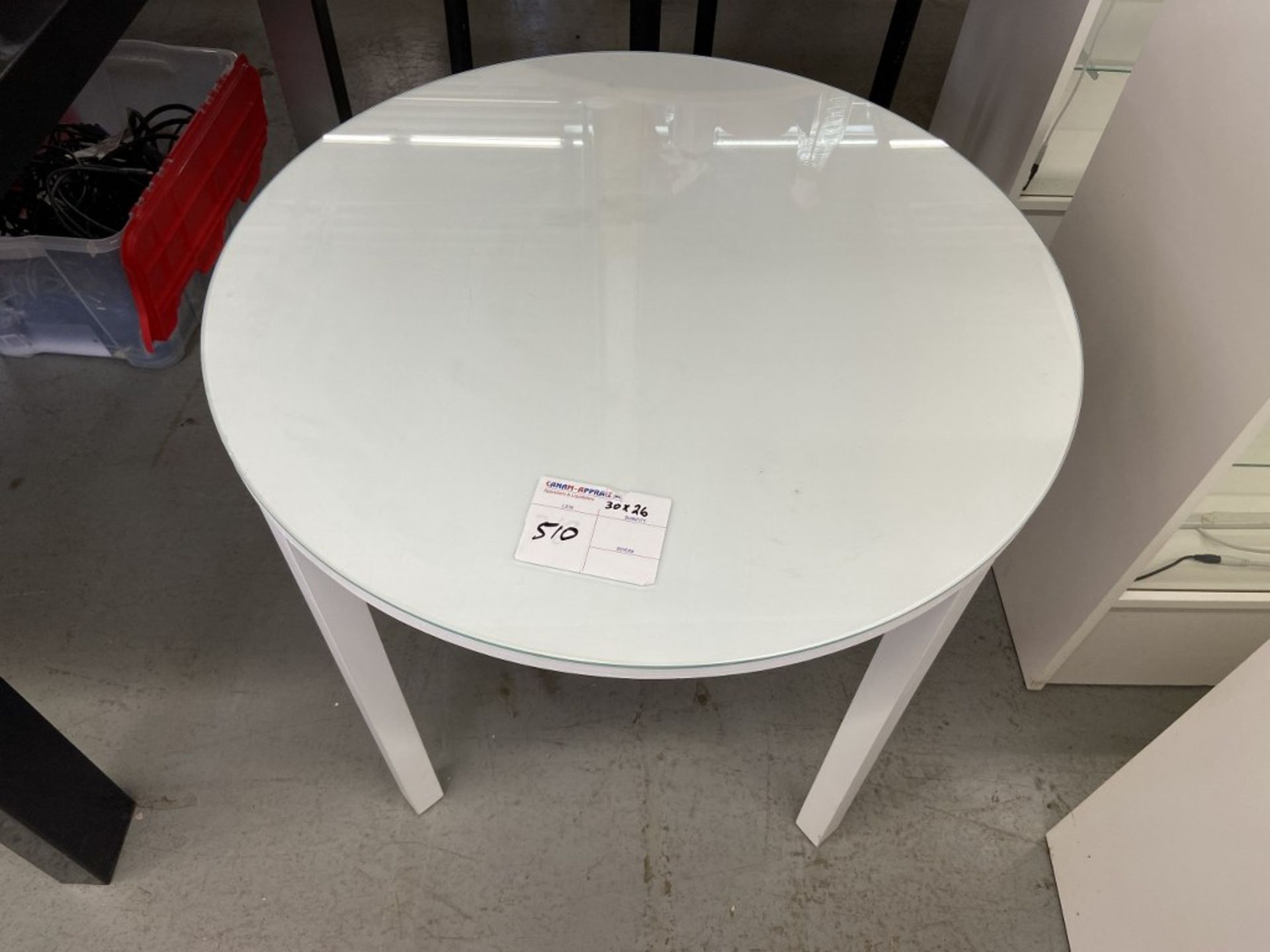 30" ROUND TABLE W/GLASS TOP