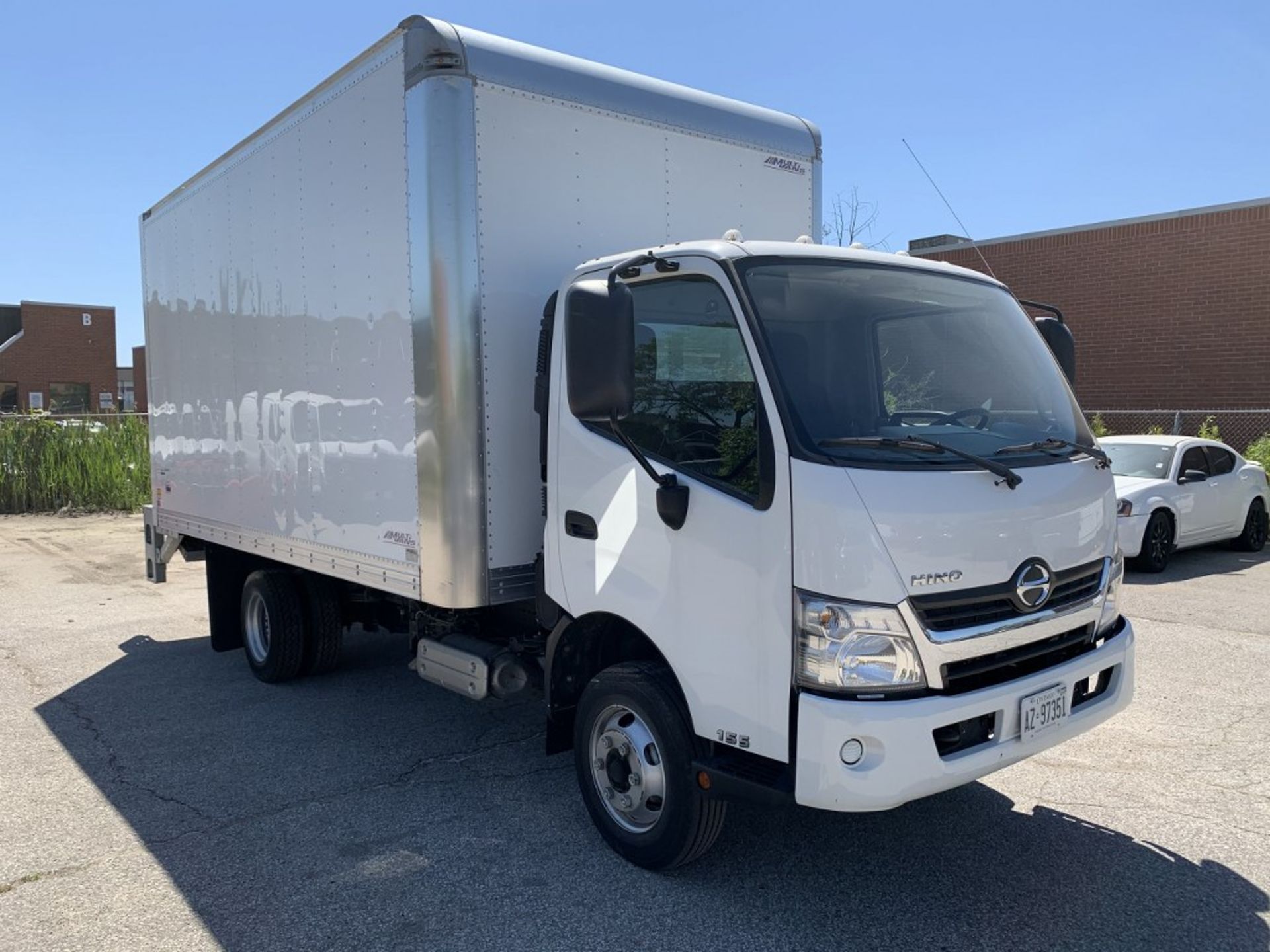 2019 - HINO 155 - 11,295KM - VIN# 2AYYDAM1H5SK1001129 - ALL VEHICLES ARE SOLD AS IS WHERE IS - - Image 4 of 9