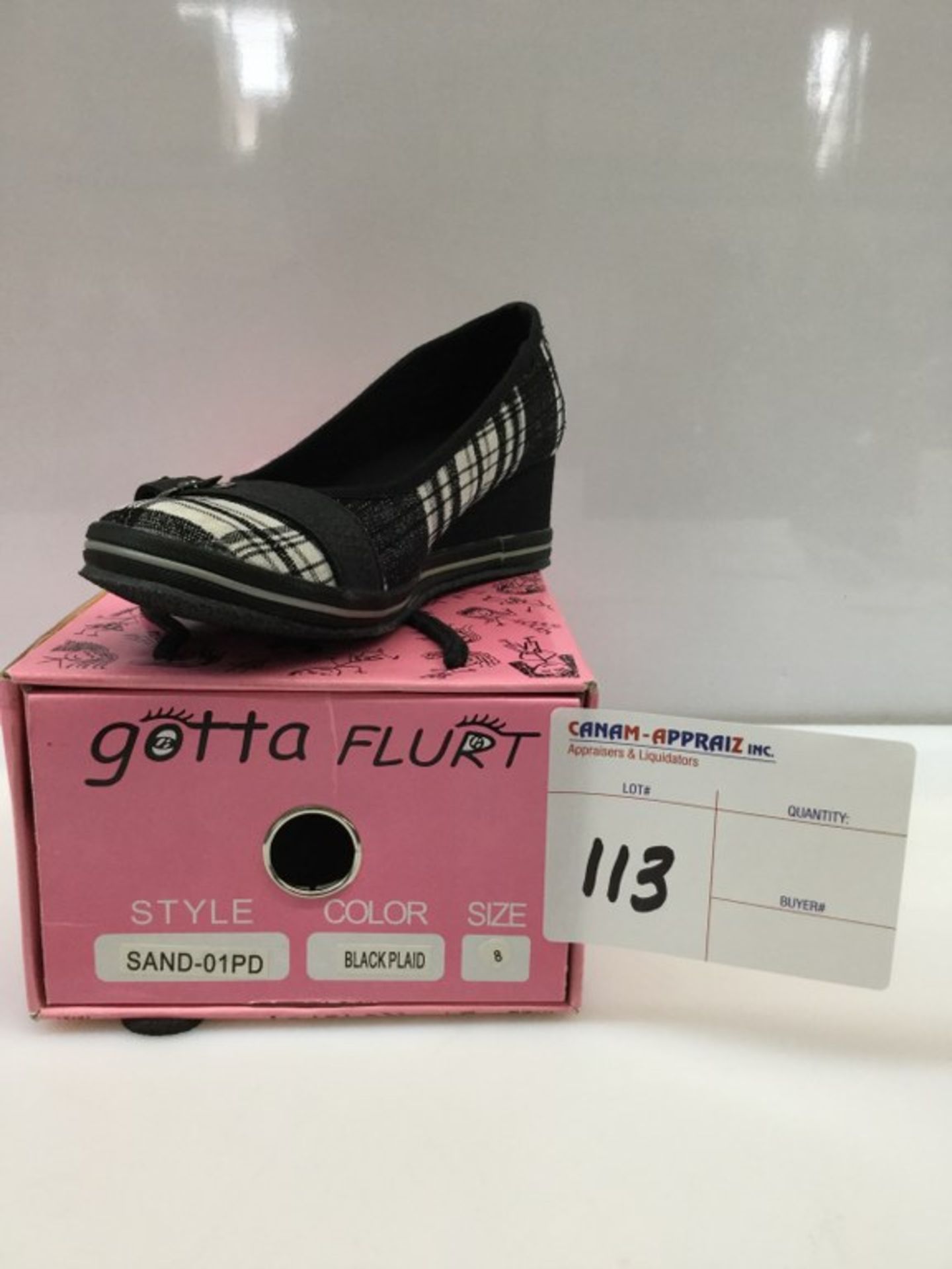 GOTTA FLIRT BLACK PLAD GIRL SHOE, SIZE 8