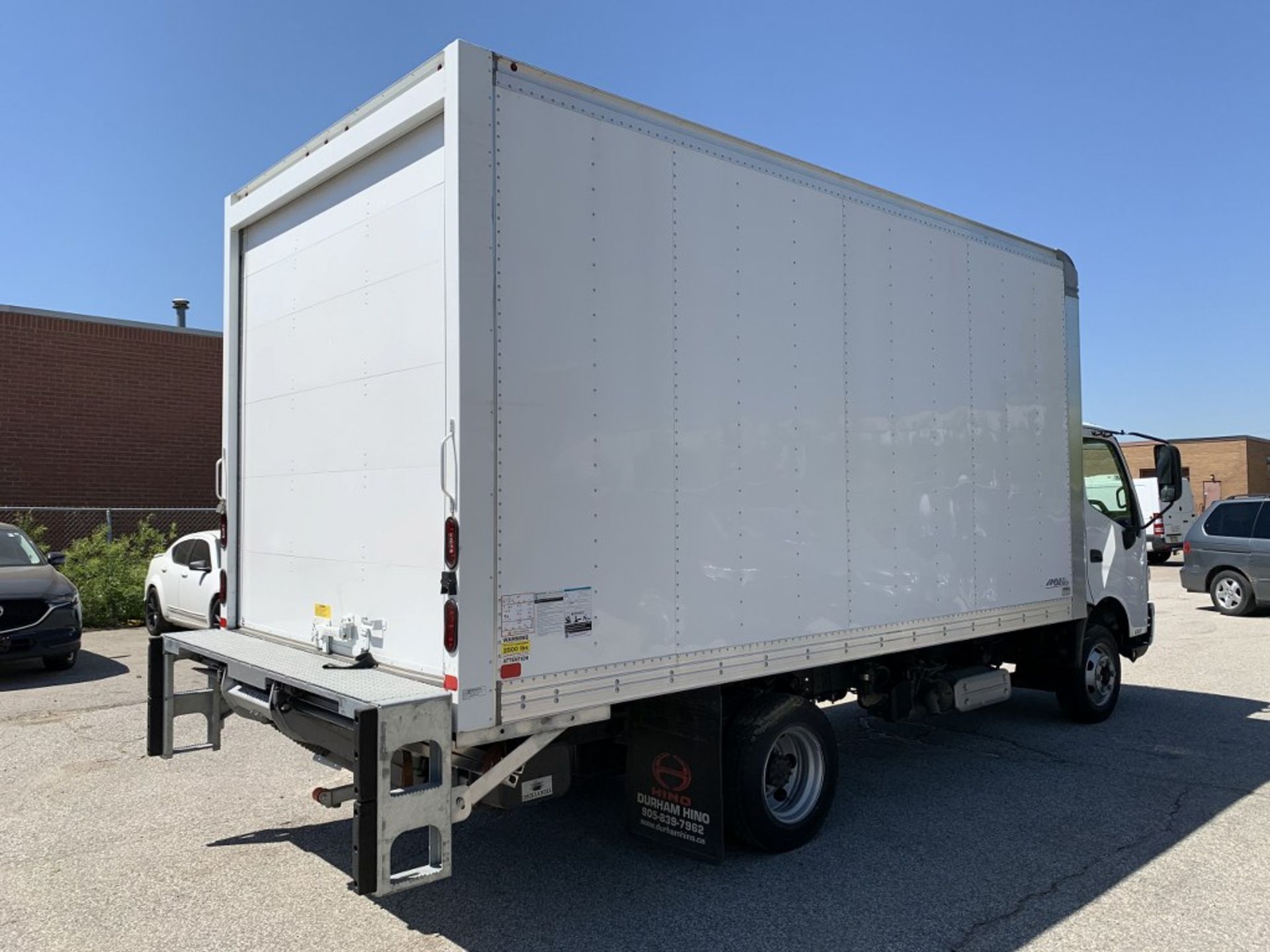 2019 - HINO 155 - 11,295KM - VIN# 2AYYDAM1H5SK1001129 - ALL VEHICLES ARE SOLD AS IS WHERE IS - - Image 3 of 9