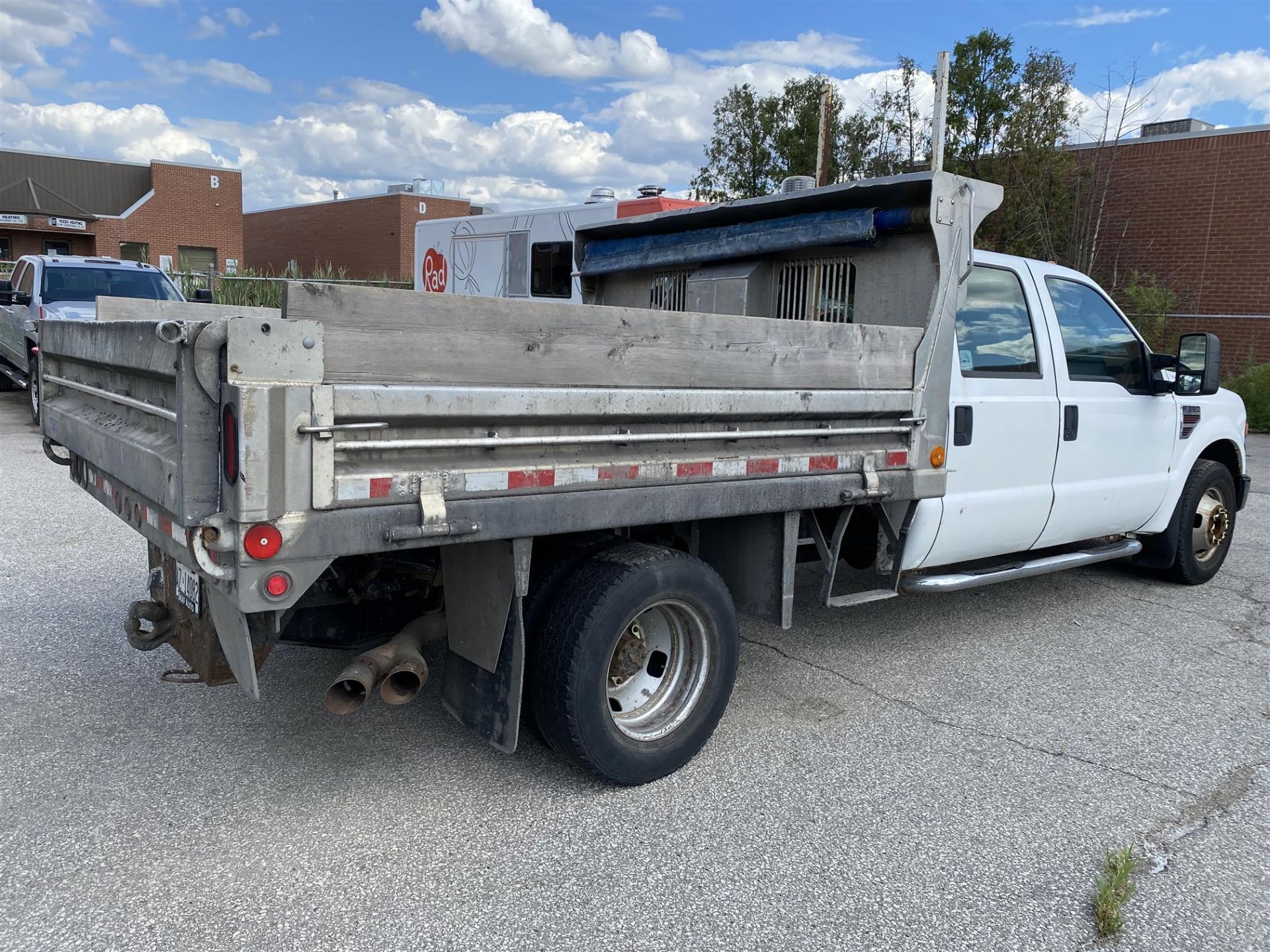 2008 FORD F-350 SUPERDUTY XL - 372,316KM - VIN # 1FDWW36R88EE62946 *CARFAX REPORT PROVIDED UPON - Image 3 of 8