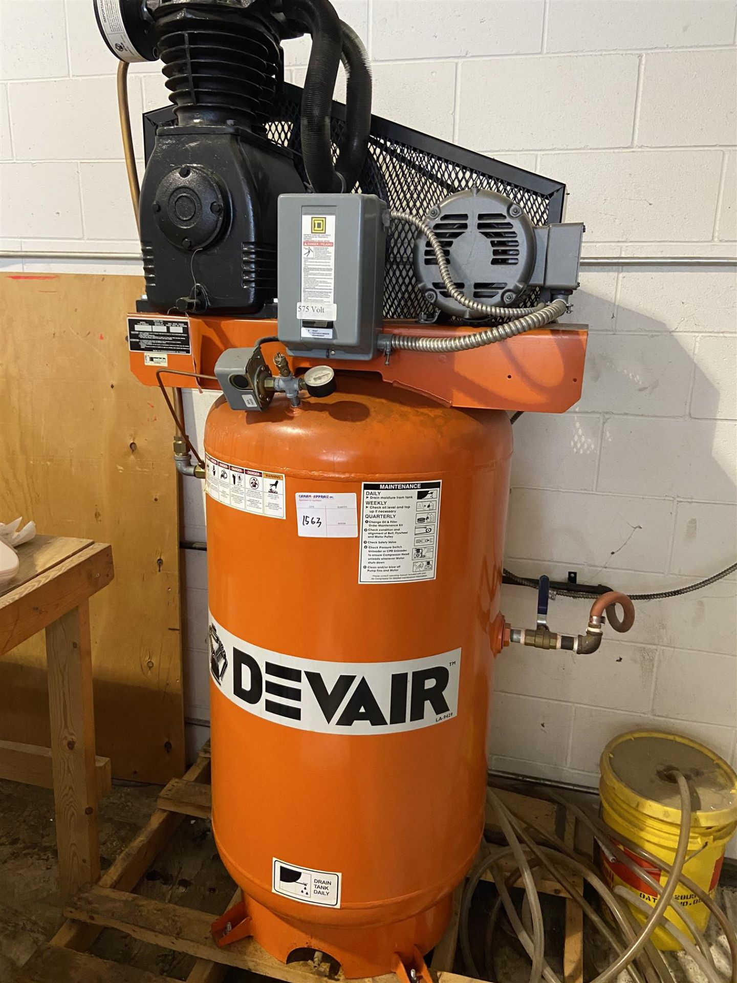 DEVAIR - LARGE AIR COMPRESSOR M# TAPV5052 S# 49963 - SEE PHOTOS - 1PCS