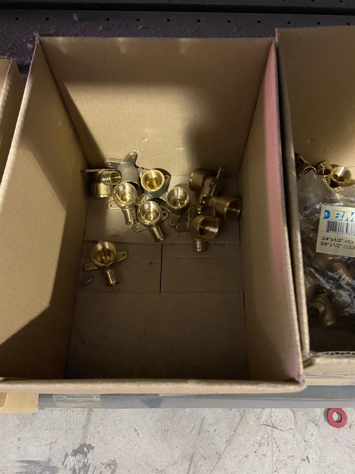 MIXED LOT - PLUMBING HARDWARE - SEE PHOTOS - 304PCS - Image 3 of 6