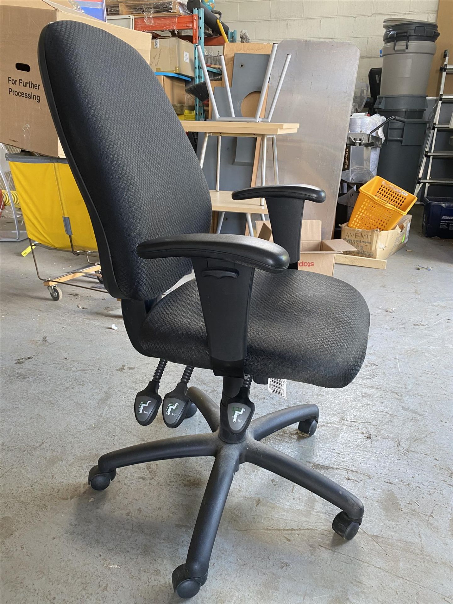 BLACK ROLLING OFFICE CHAIR - 2PCS - Image 3 of 4