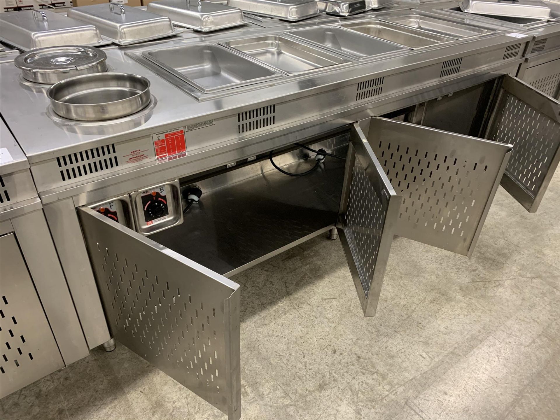 96" X 32" STAINLESS STEEL - BUFFET FOOD WARMER STATION W/5 x INSERTS + 2 SOUP INSERTS - Image 4 of 4