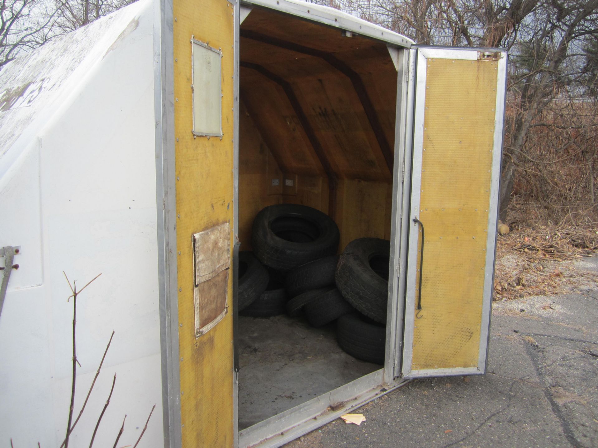 Portable storage shed with 2 swing doors - Image 2 of 3