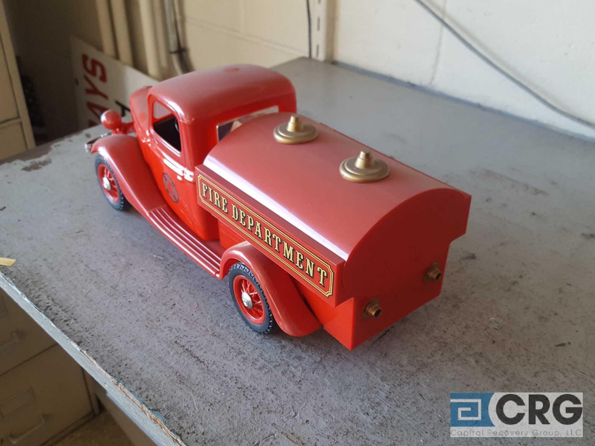 Antique Fire Truck No 4, Jim Beam decanter, full with original seal - Image 3 of 3