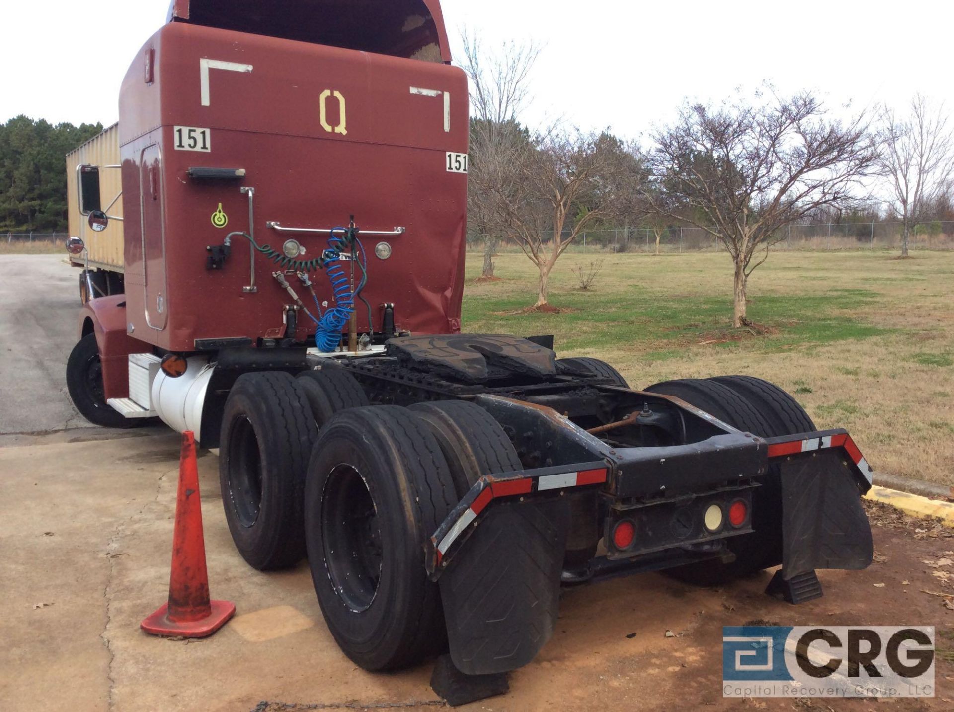 1998 Peterbilt Tractor, Unibed sleeper style cab, 1,162,878 miles, 11R22.5 tires, Cummins N-14 PRO - Image 10 of 13