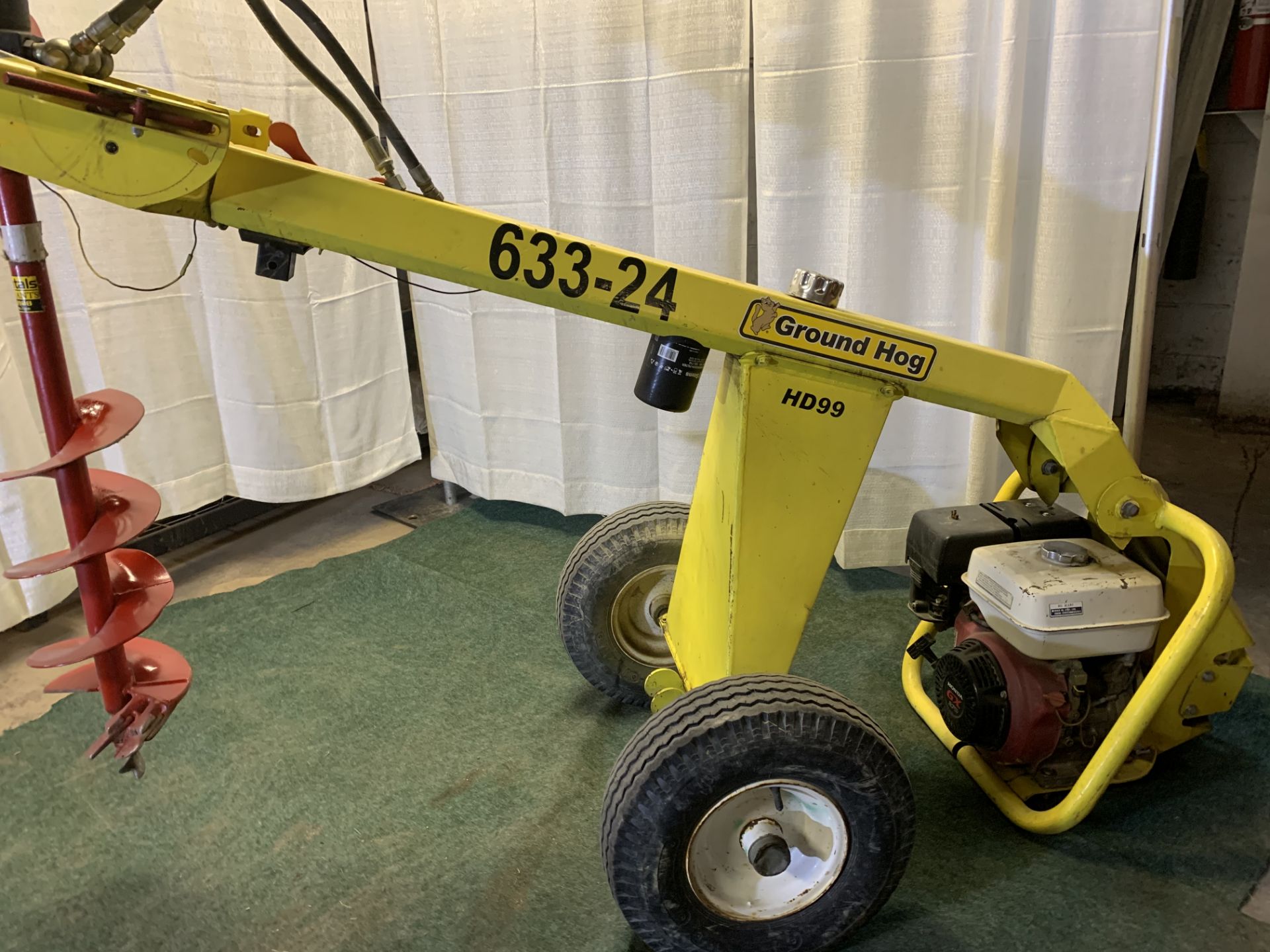 Ground Hog HD99 hydraulic post digger with auger, s/n 804132 - Image 2 of 3
