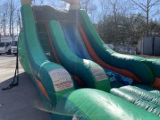 Inflatable super splash slide