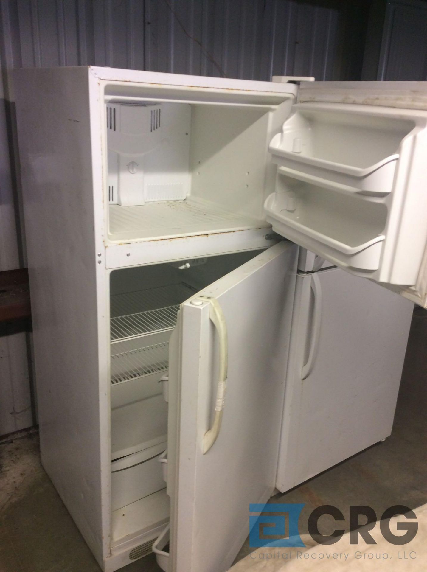 Frigidaire refrigerator / freezer, 1 phase - Image 2 of 2