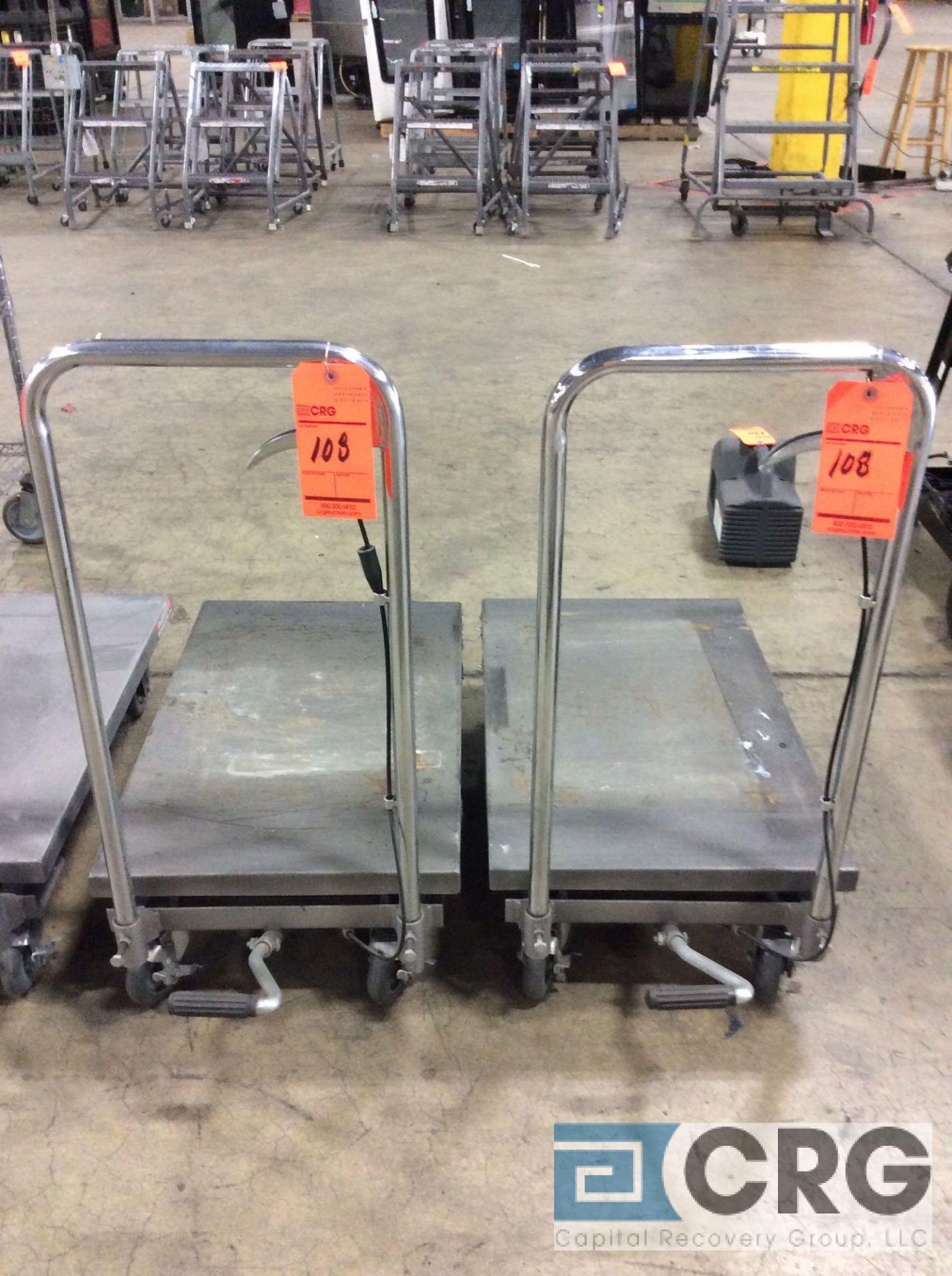 Lot of (2) PITTSBURGH hydraulic lift tables, 500 lbs capacity 18 in. x 28 in.