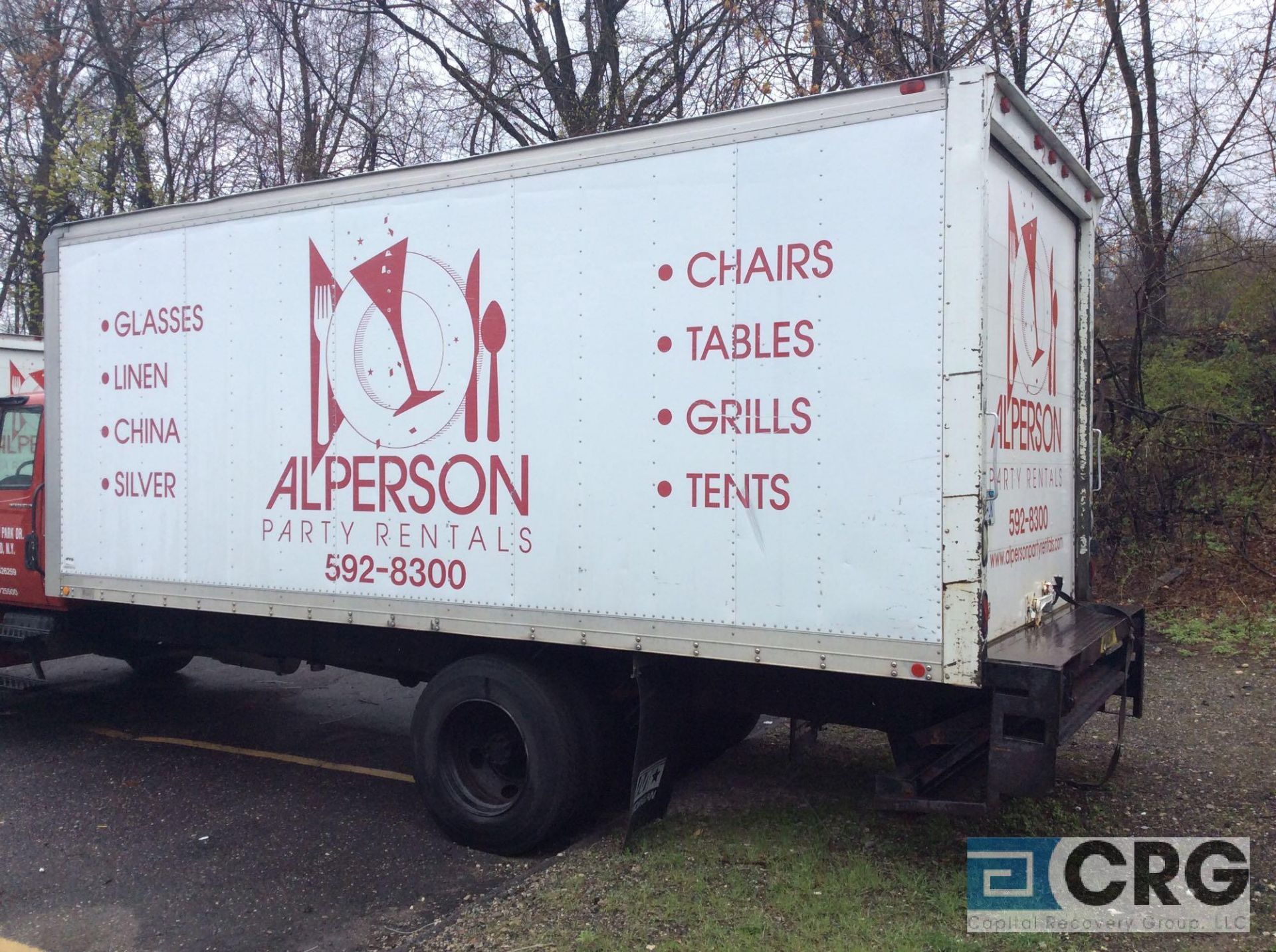 2003 International 20' box truck, DT466 ENGINE, A/T, Vinyl interior, Morgan 20' box w/Maxon lift - Image 4 of 8