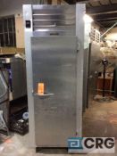 Traulsen m/n G10010 stainless steel reach in refrigerator, single door with right hinged door,