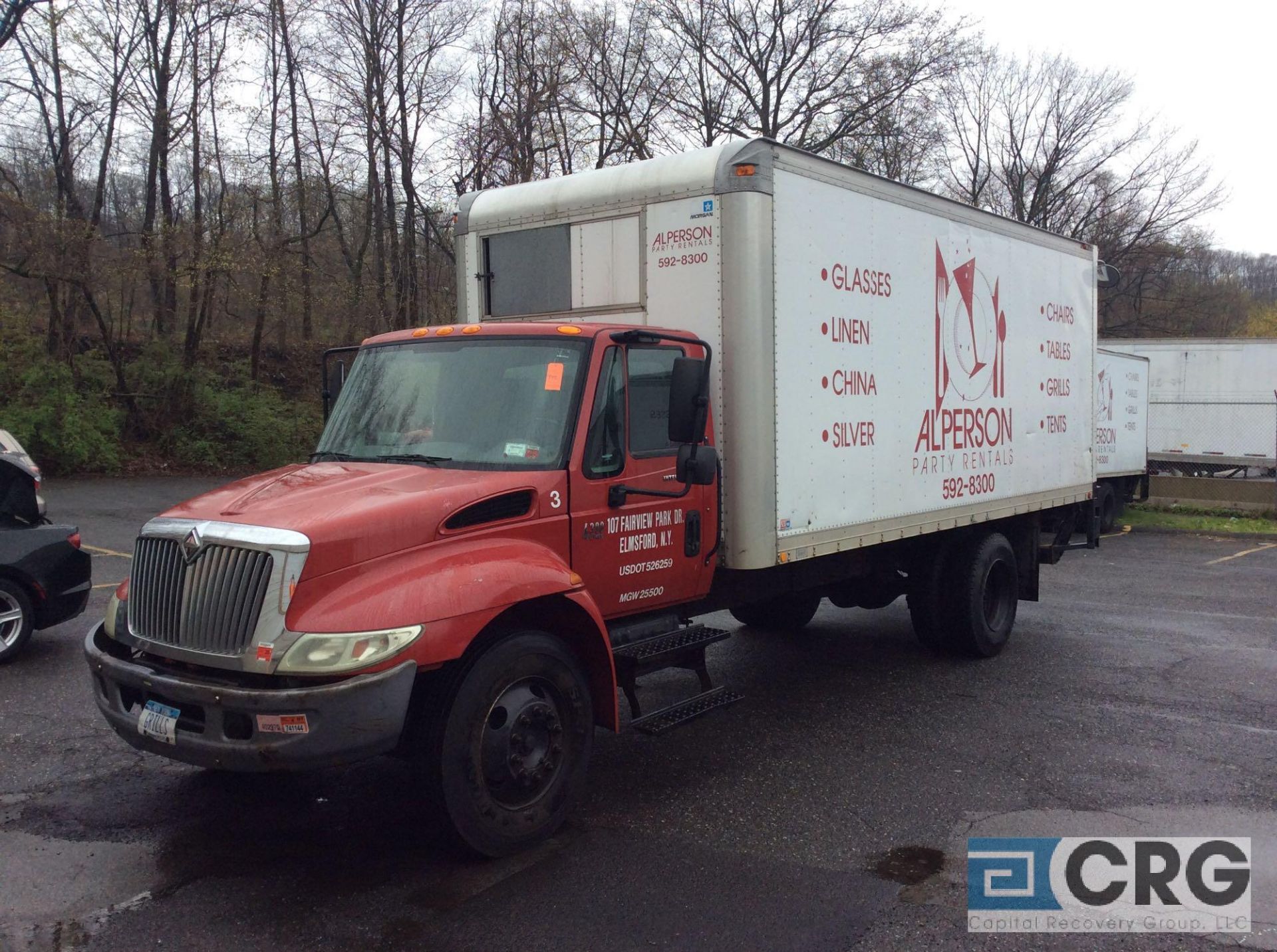 2004 International 20' box truck, DT466 ENGINE, A/T, Vinyl interior, Morgan 20' box w/Maxon lift