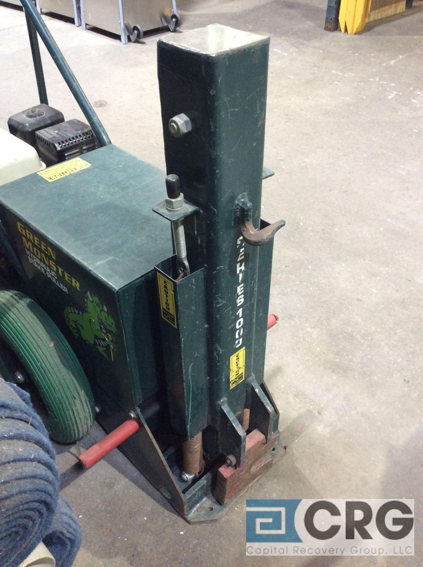 Green Monster SERIES 1000 hydraulic stake puller with gas engine - Image 2 of 3