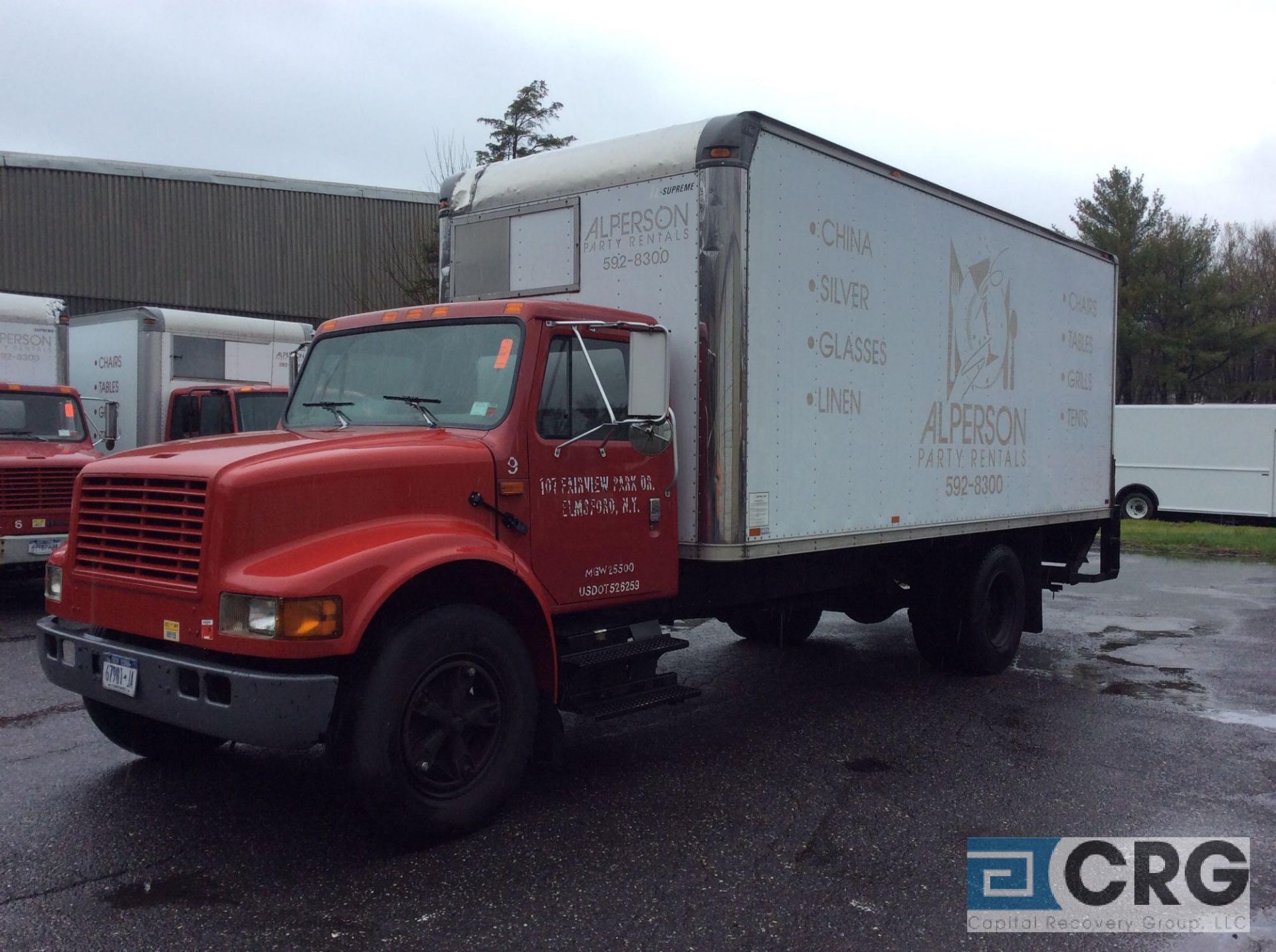 2002 International 20' box truck,DT466E ENGINE, A/T, Vinyl interior, Supreme Corp 20' box w/Waltco